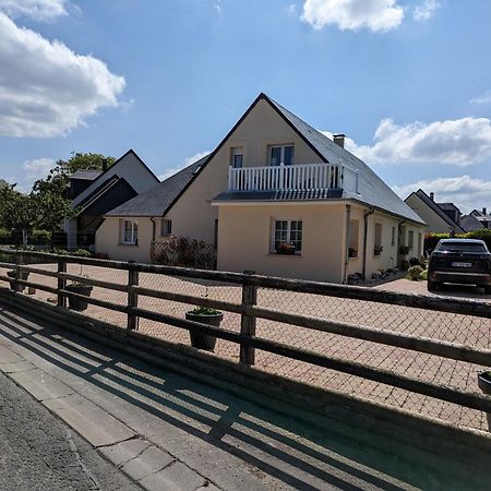 Du Cote De Chez Swann 1 Bed and Breakfast Trouville-sur-mer Exteriör bild