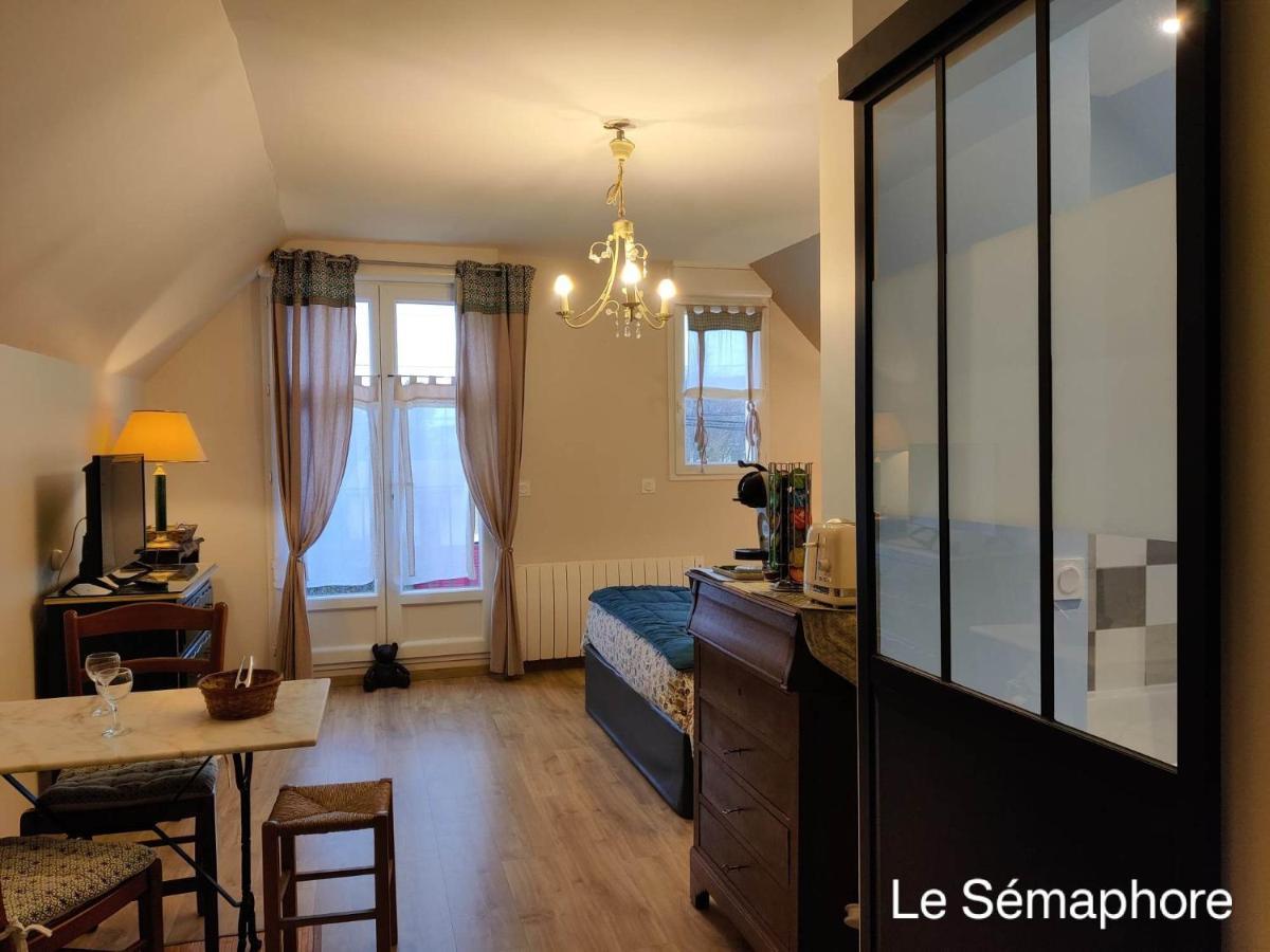 Du Cote De Chez Swann 1 Bed and Breakfast Trouville-sur-mer Exteriör bild
