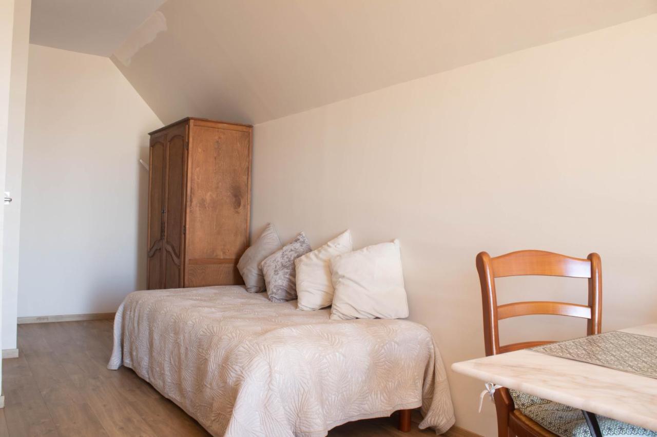 Du Cote De Chez Swann 1 Bed and Breakfast Trouville-sur-mer Exteriör bild