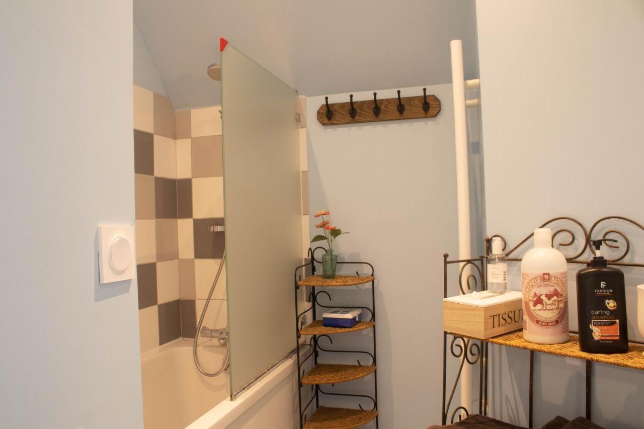 Du Cote De Chez Swann 1 Bed and Breakfast Trouville-sur-mer Exteriör bild