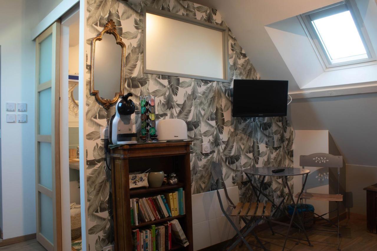 Du Cote De Chez Swann 1 Bed and Breakfast Trouville-sur-mer Exteriör bild