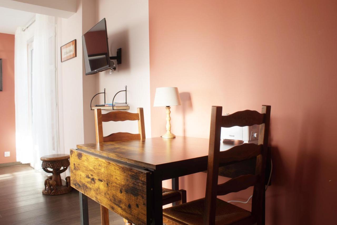 Du Cote De Chez Swann 1 Bed and Breakfast Trouville-sur-mer Exteriör bild